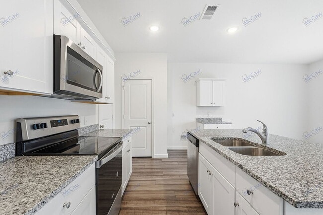 Building Photo - 1910 Washington St