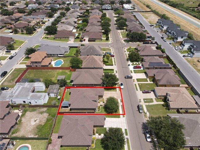 Building Photo - 28 Sycamore Ave