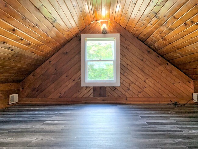 Building Photo - 1 S 6th St