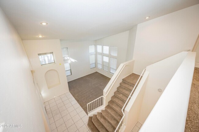 Building Photo - 3844 E Kings Ave