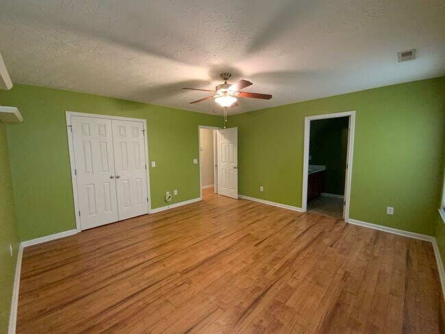 Building Photo - Beautiful 3 bedroom, 2 bath unfurnished home in Neighborhoods of Holly Ridge