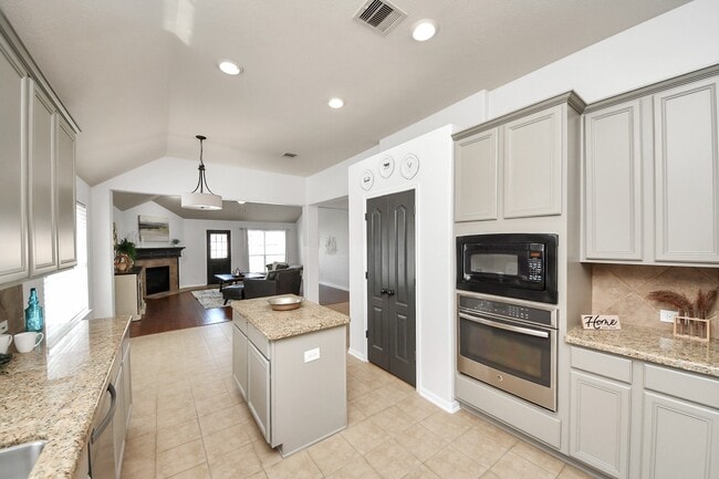 Building Photo - 15122 Heron Meadow Ln