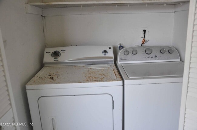 Building Photo - 695 A1A N