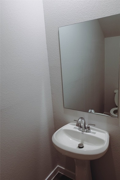 Building Photo - 211 Forest W St