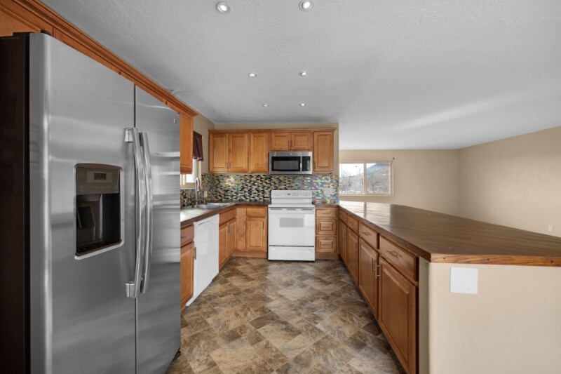 Building Photo - 2165 Broadmoor Rd Cir