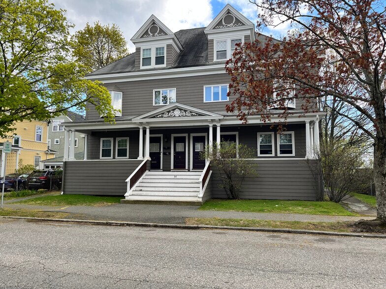 Building Photo - 28 Richardson Ave