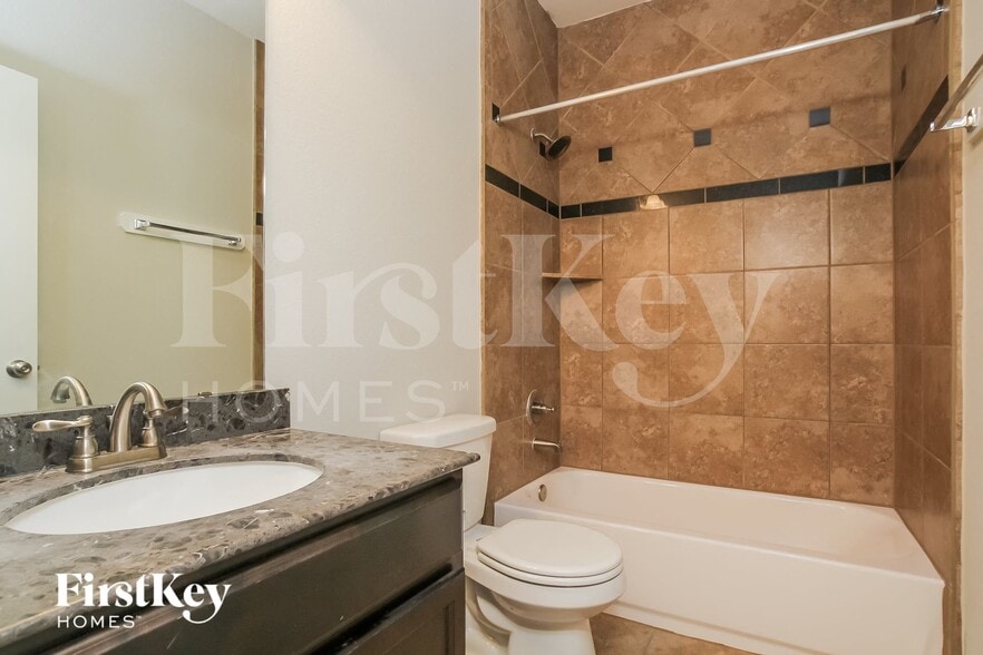 Building Photo - 16106 Broadwater Dr