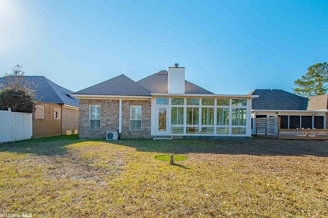 Building Photo - 117 Club Dr