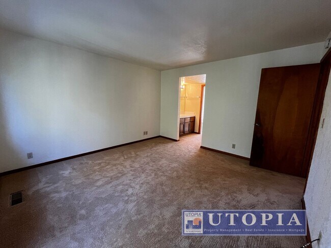 Building Photo - Charming Santa Cruz Townhouse: 3 Beds, 2.5 Baths with Private Patio, Spacious Layout, and Prime L...