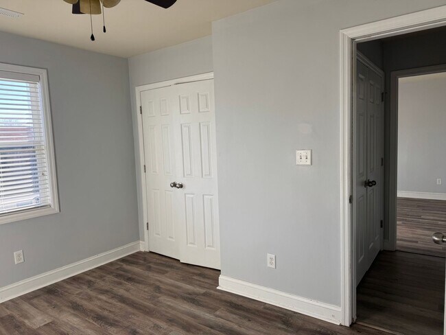 Building Photo - Five Bedroom Home in Falcon Bridge