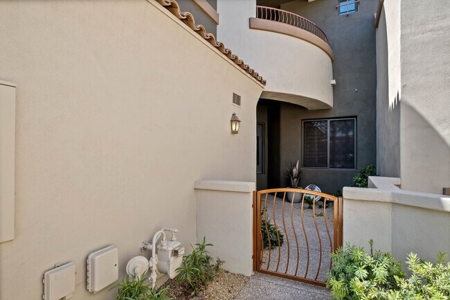Building Photo - 19550 N Grayhawk Dr