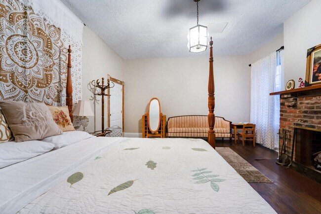 Building Photo - 1022 Wise St