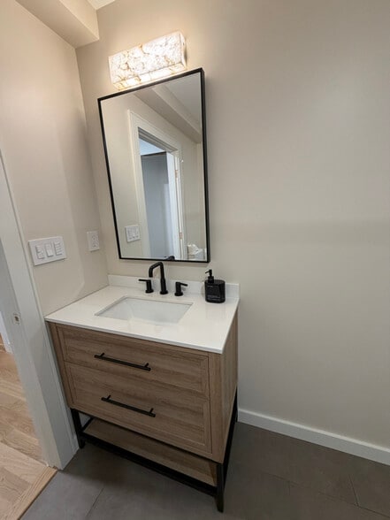 Building Photo - 314 Springfield St