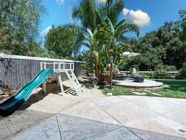 Building Photo - 15305 Saddleback Rd