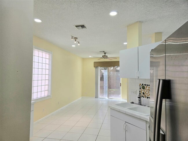 Building Photo - 160 NW 97th Terrace