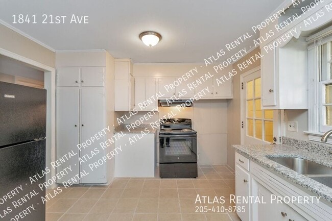 Building Photo - 1841 21st Ave