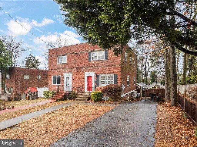 Building Photo - 138 Cambridge Rd