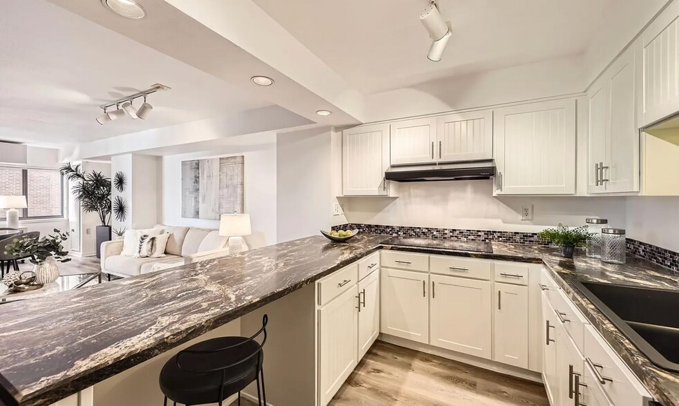 Building Photo - 1551 Larimer St