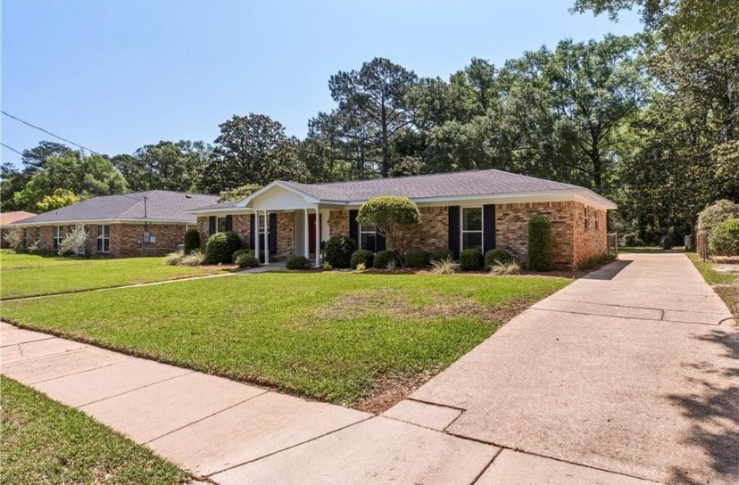 Building Photo - 4217 Spring Valley Dr S