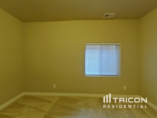 Building Photo - 7232 Rim Bluff Ln