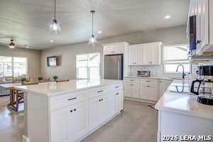 Building Photo - 30652 Oakview Dr