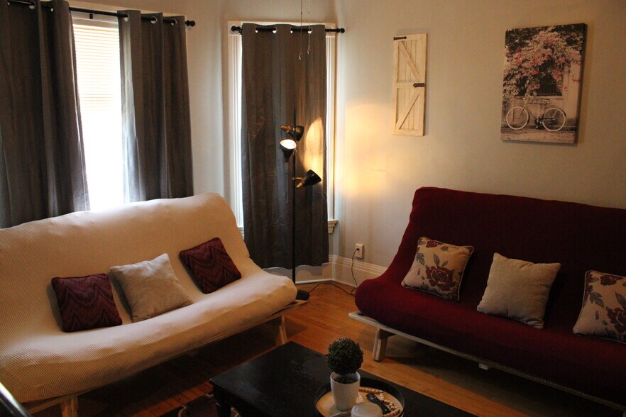 Building Photo - 2621 S Howell Ave