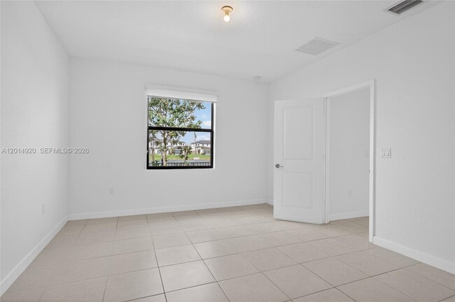 Building Photo - 4981 Peacock Wy