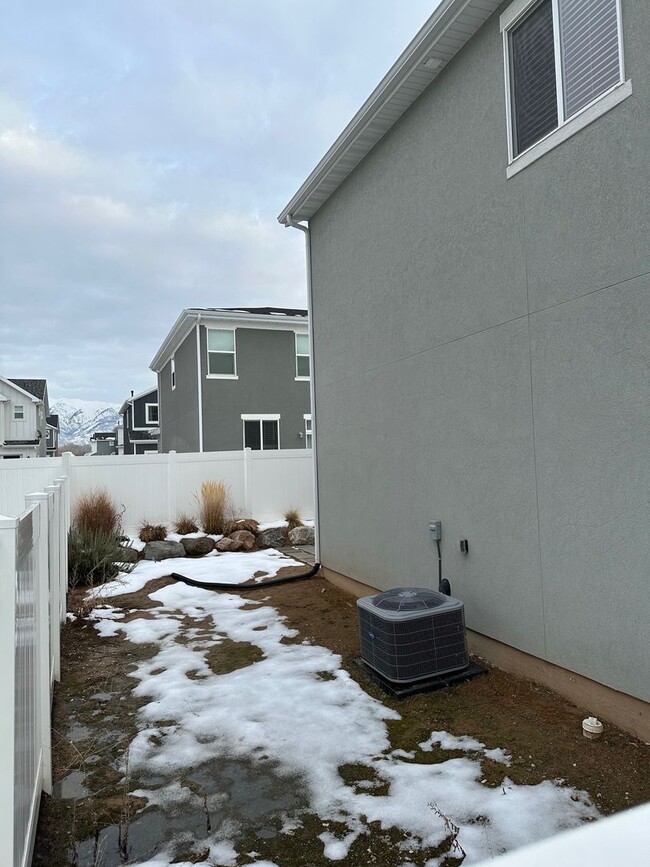 Building Photo - Beautiful 2021 home with fenced yard