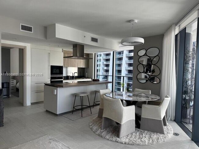 Building Photo - 1000 Brickell Plaza