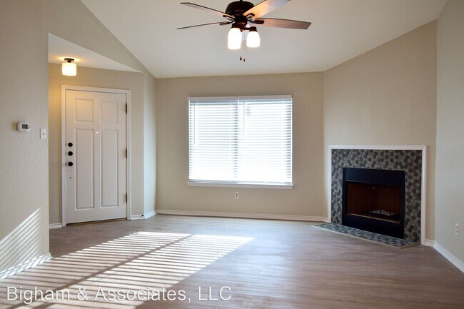 Building Photo - 3 br, 2 bath House - 12700 Lasalle Dr