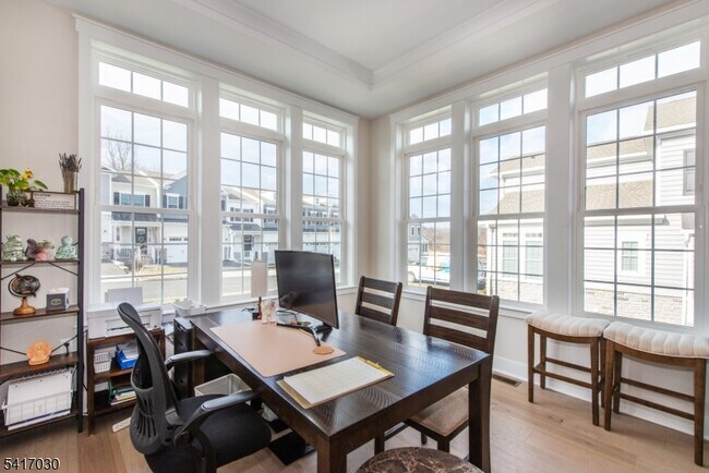 Building Photo - 37 Hillandale Dr