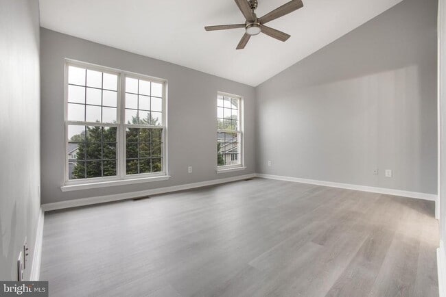 Building Photo - 12765 Fair Crest Ct