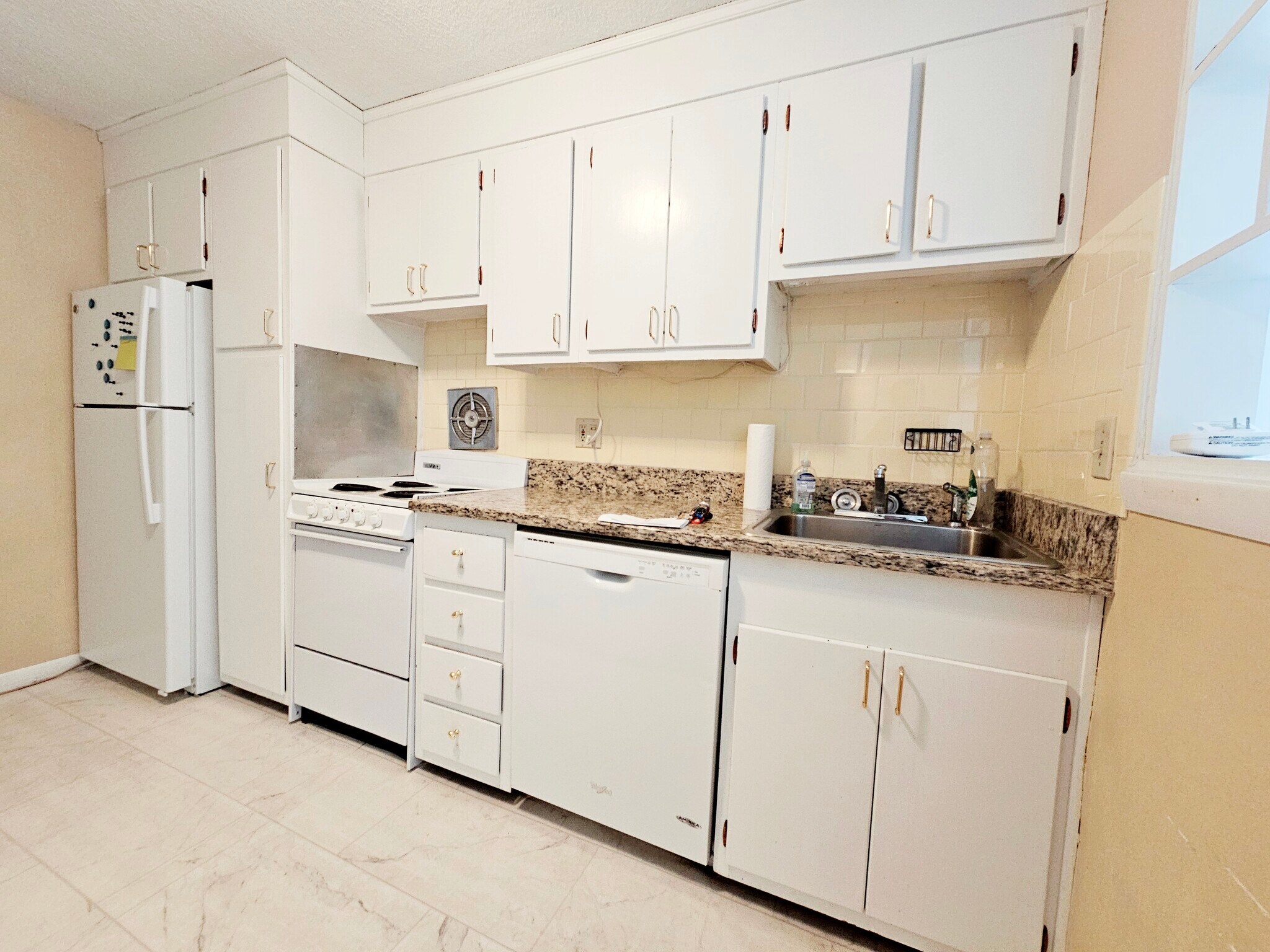 Building Photo - 50 Green St