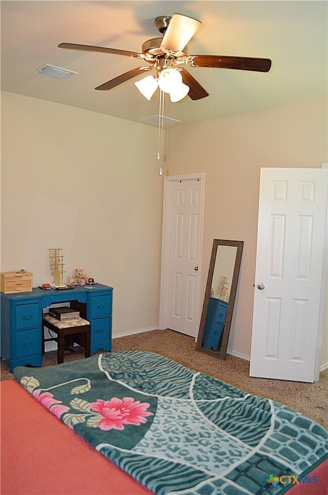 Building Photo - 120 Viva Dr