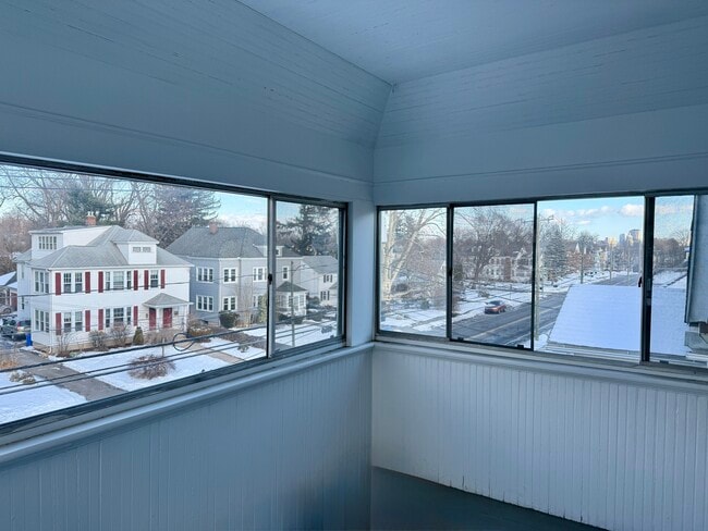 Building Photo - 1181 Boulevard