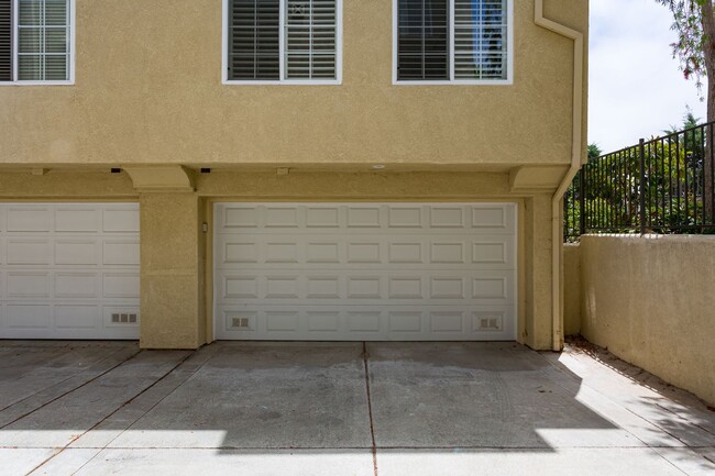 Building Photo - Townhome in Carmel Valley