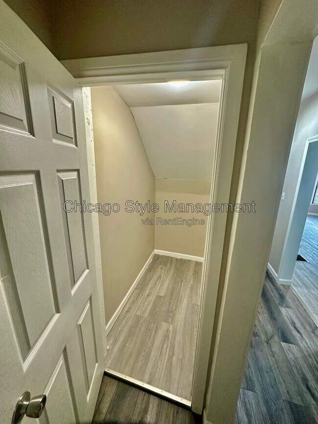 Building Photo - 2835 W 38th Pl