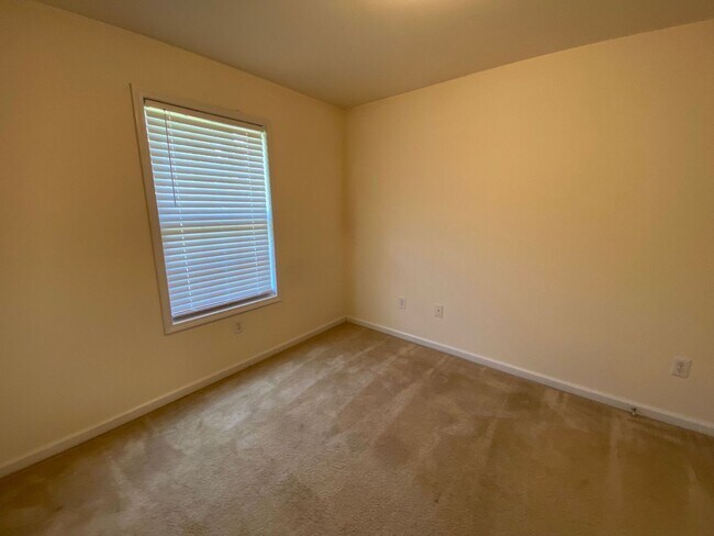 Building Photo - PRE-LEASING FOR AUGUST 2026!