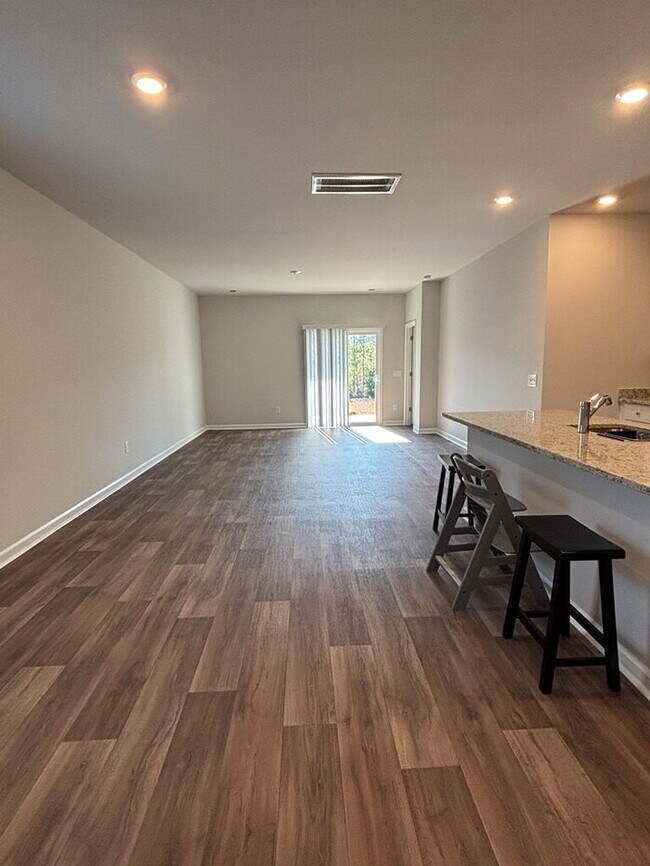 Building Photo - 342 Tiliwa St