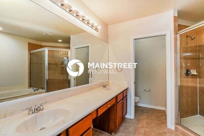 Building Photo - 4 Bedroom Pet-Friendly Home in Fort Myers, FL with Main Street Renewal