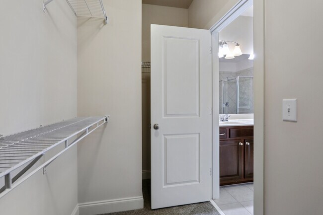 Building Photo - 2110 Westhill Dr SE, Smyrna, GA 30082