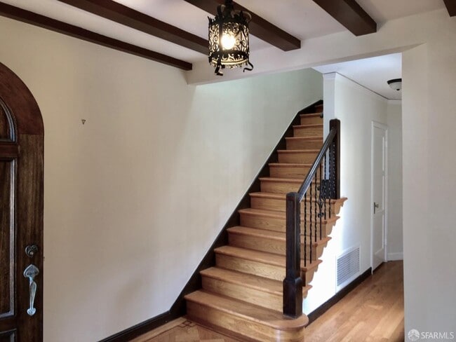 Building Photo - 1537 34th Ave