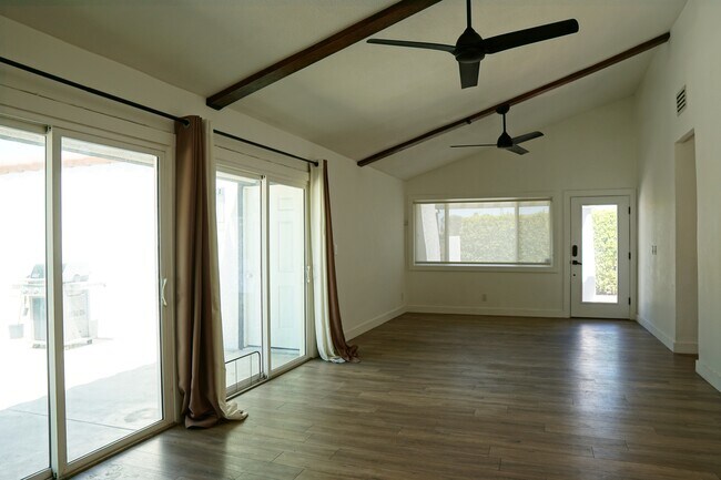 Building Photo - 33865 Cathedral Canyon Dr
