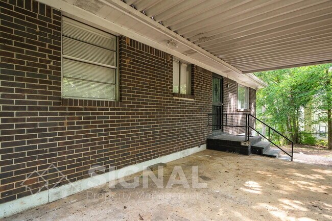 Building Photo - 320 Argonne Dr NE