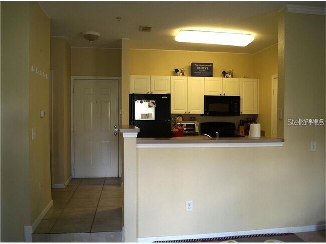 Building Photo - 9320 Crescent Loop Cir