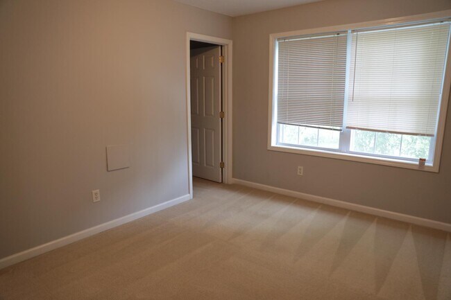 Building Photo - 3324-3342 Yellow Sulphur Road