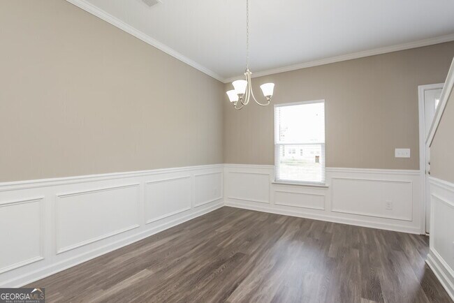 Building Photo - 737 Fieldcrest Dr