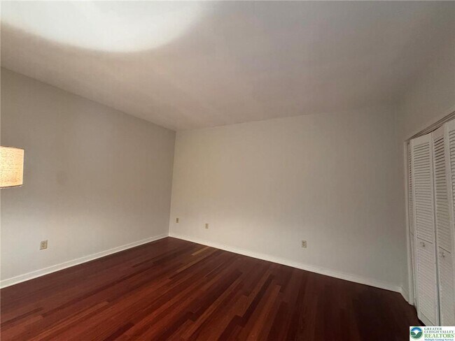 Building Photo - 11 W 2nd St