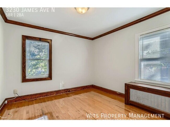 Building Photo - Great 5 BR / 1 BA side by side duplex unit