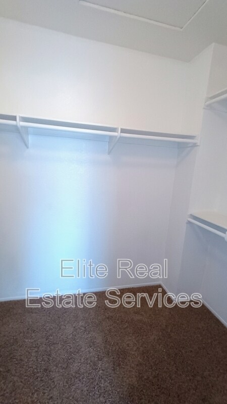 Building Photo - 1866 Via Capri St